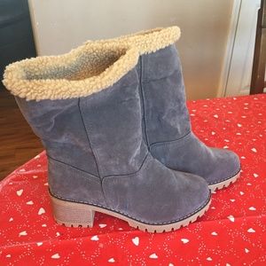 Brand new Suede Gray Boots, size 8